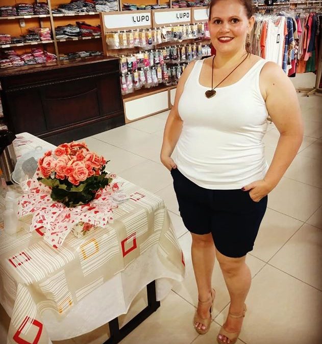 Nesse calor, uma básica que vai com tudo é …